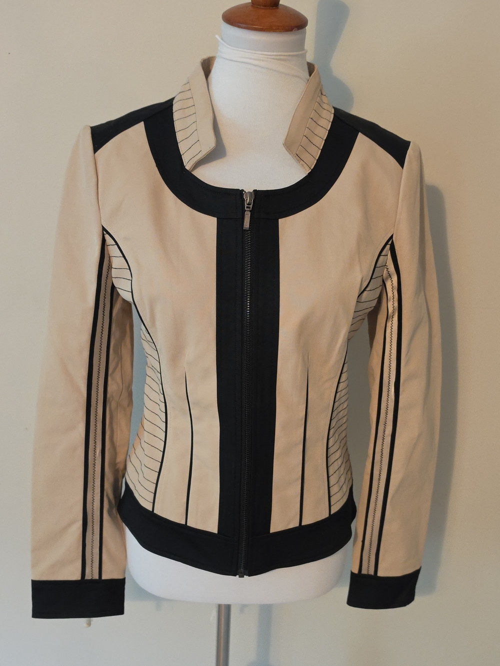 Runway New York Women's Black and Tan  Jacket